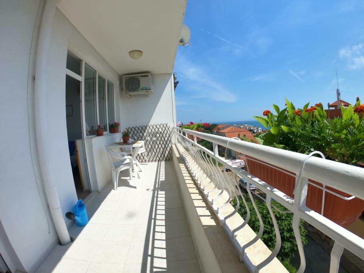 Apartment In St. Vlas With Terrace Sveti Vlas Eksteriør billede