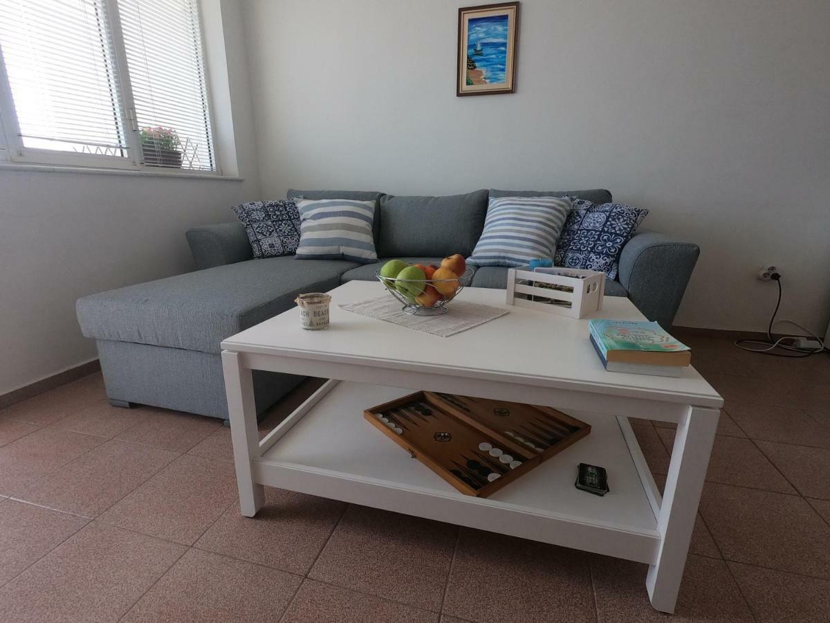 Apartment In St. Vlas With Terrace Sveti Vlas Eksteriør billede