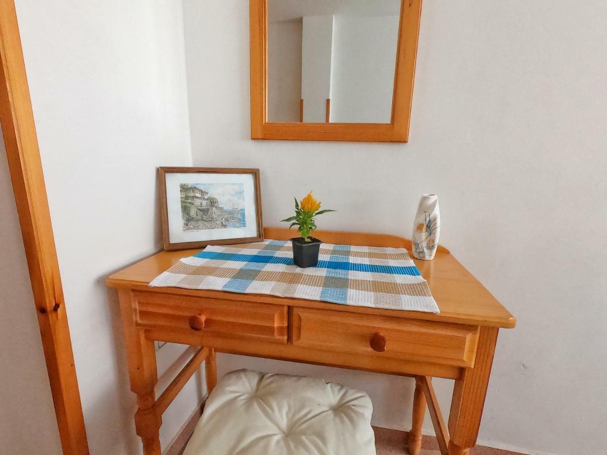 Apartment In St. Vlas With Terrace Sveti Vlas Eksteriør billede