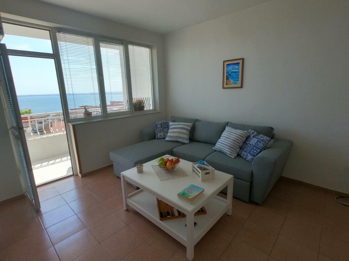 Apartment In St. Vlas With Terrace Sveti Vlas Eksteriør billede
