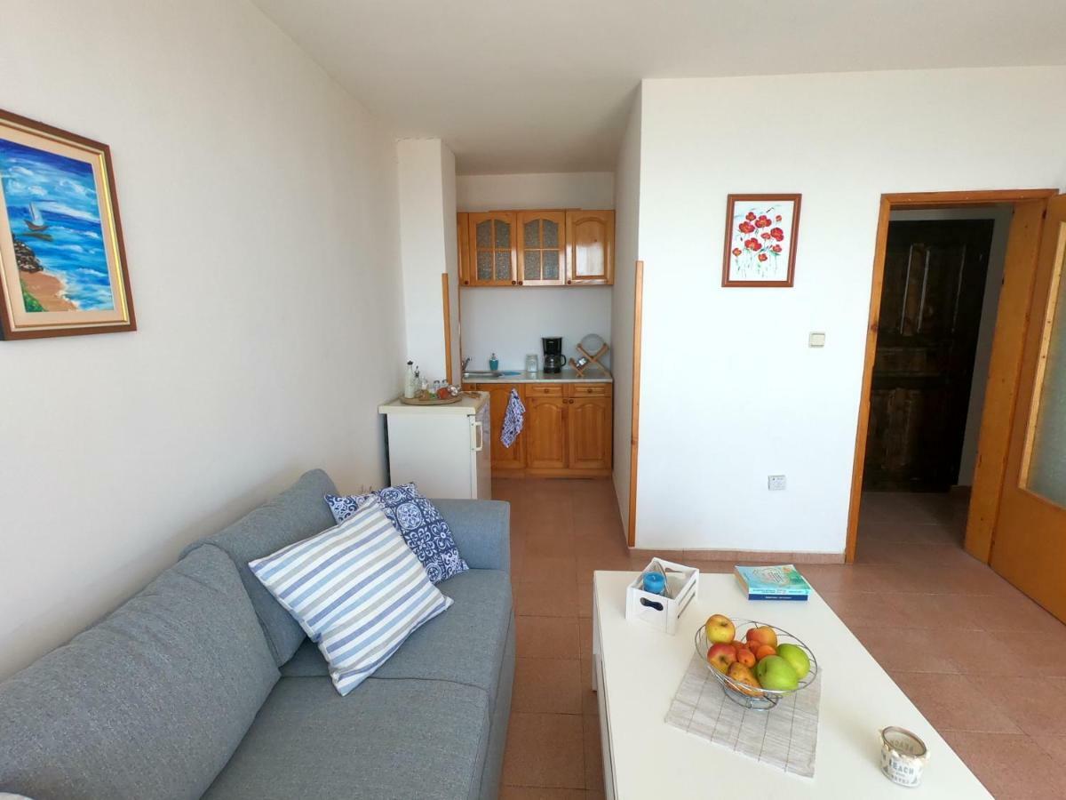 Apartment In St. Vlas With Terrace Sveti Vlas Eksteriør billede