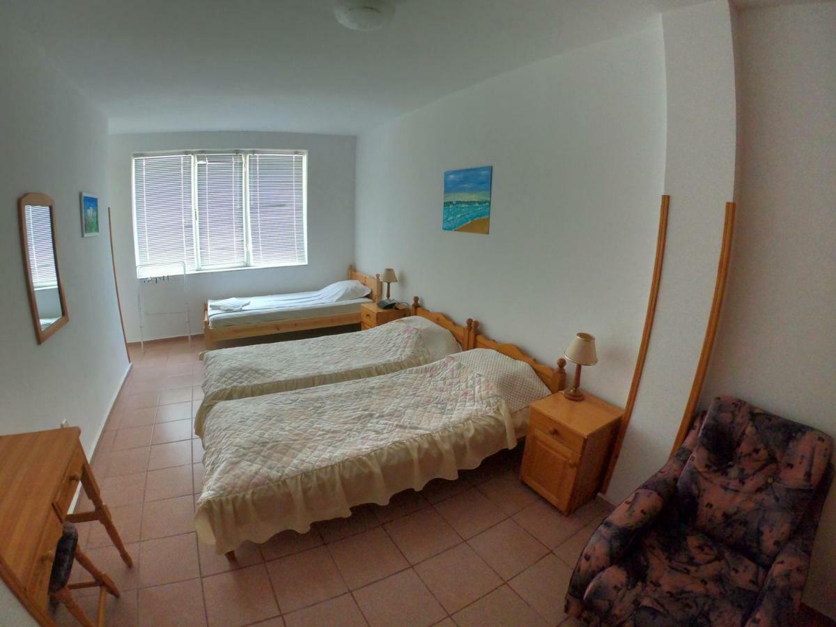 Apartment In St. Vlas With Terrace Sveti Vlas Eksteriør billede